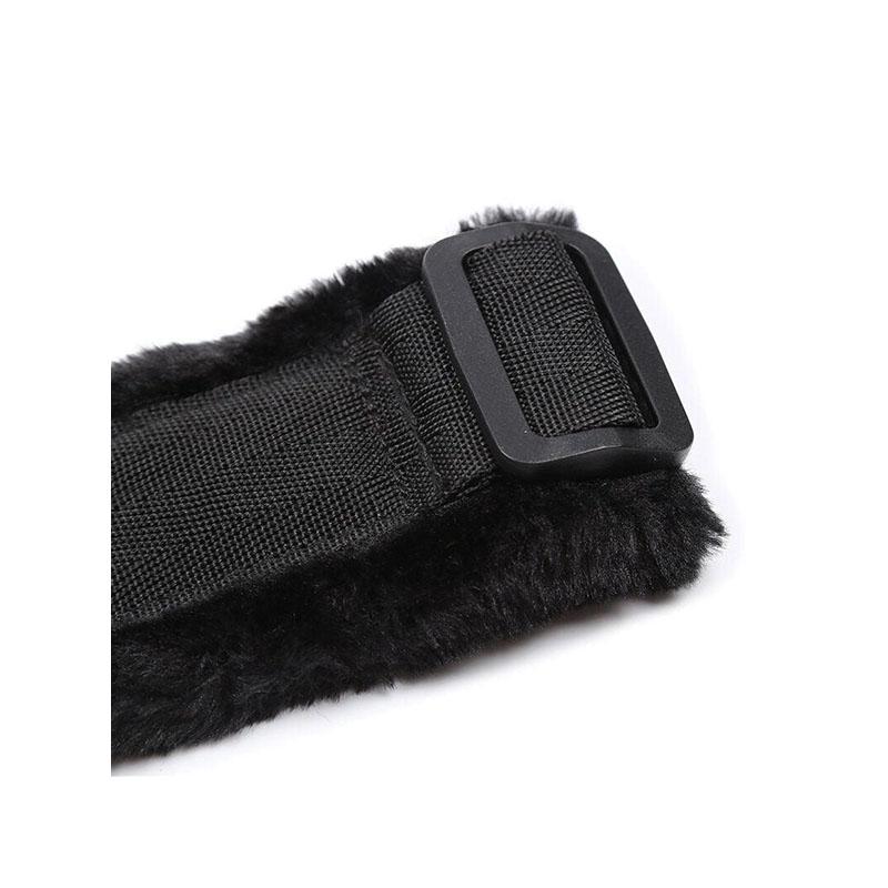 Restricciones Muñecas Con Pelitos