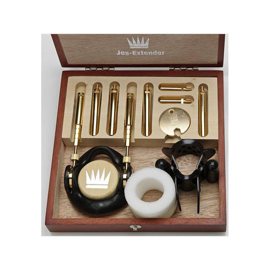 Bañado En Oro Alargamiento De Pene