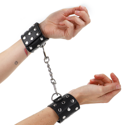 Muñequeras Con Cierre A Presión Lleno De Tachuelas Ajustable Negro 19-24 Cm X 5.5 Cm