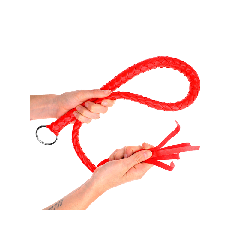 Látigo de Serpiente con Anillo de Mano Rojo