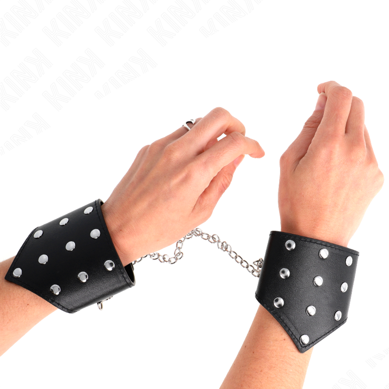 Muñequeras Estilo Puntiagudo Negro Con Cadena Ajustable 17-23 Cm X 8.5 Cm