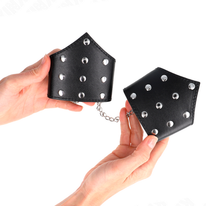 Muñequeras Estilo Puntiagudo Negro Con Cadena Ajustable 17-23 Cm X 8.5 Cm