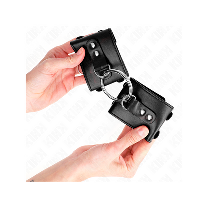Muñequeras Fijas Con Anilla Y Tachuelas Negro Ajustable 17-22 Cm X 6.5 Cm