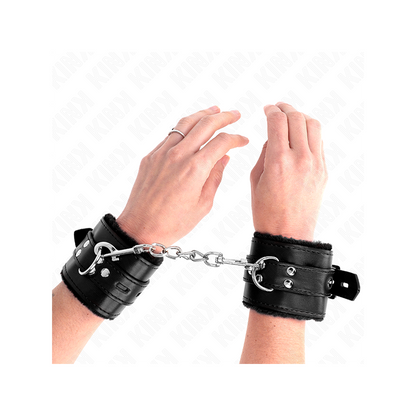Muñequeras Forradas Con Agujeros Cuadrados Negro Y Correa Negro Ajustable 17-29 Cm X 6 Cm